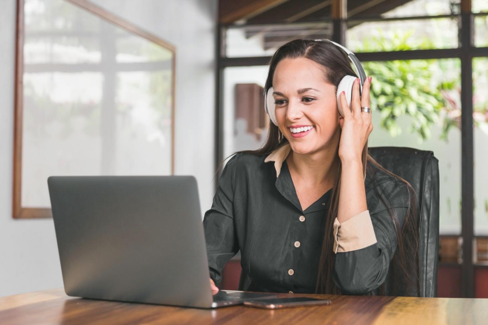 Aula formativa durante una sessione pratica sui modelli finanziari